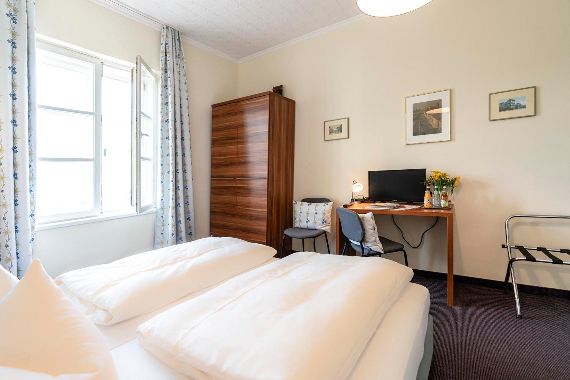 Pensión Hotel-pension Am Siegestor 3*